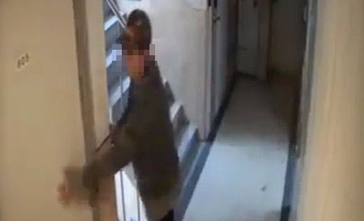 지난 28일 SNS에서 논란이 된 '신림동 강간미수범' CCTV 영상 트위터 캡처